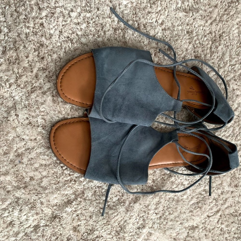 Blue Universal Thread Sandals - Picture 2 of 4